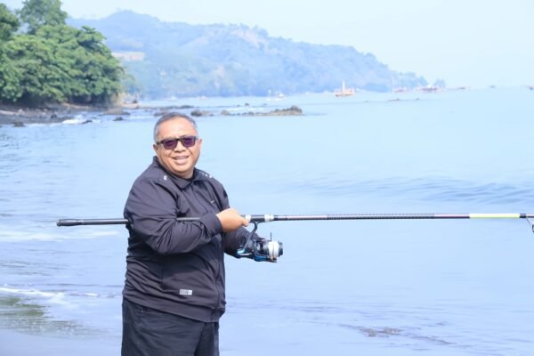 PULUHAN PEMANCING MERIAHKAN LOMBA NGABALANG BUPATI CUP 2024 DI PANTAI SANGRAWAYANG 445388767 834966528665187 8942699356627342037 n