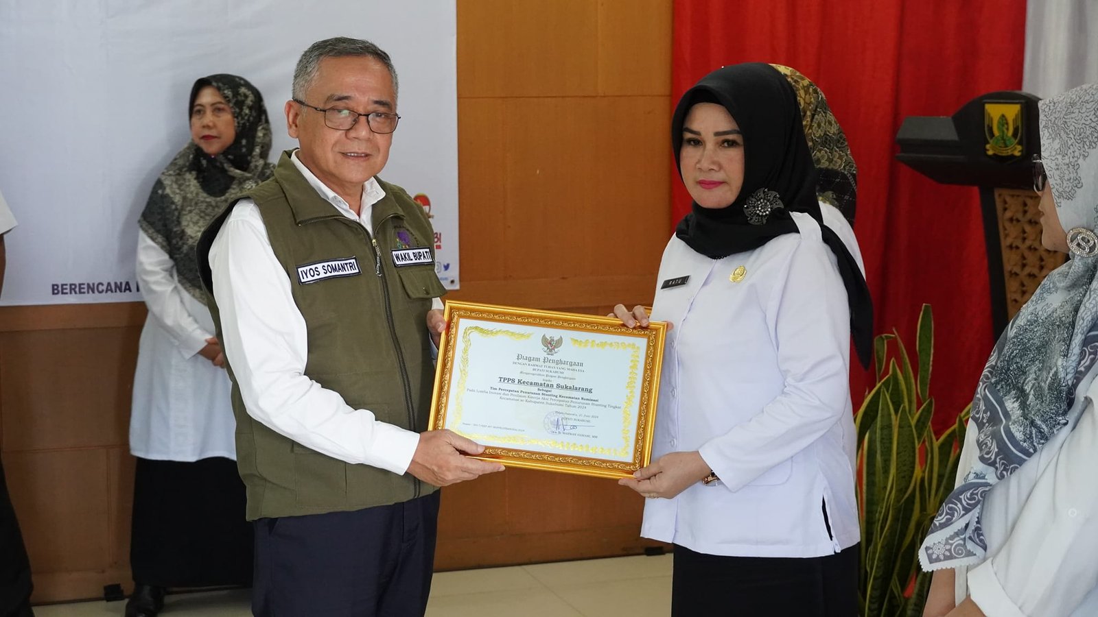 REMBUG STUNTING, WABUP IYOS TEGASKAN SEMUA HARUS BERSINERGI DAN BERKOMITMEN" 1 449159025 856147276547112 6871403238161027248 n