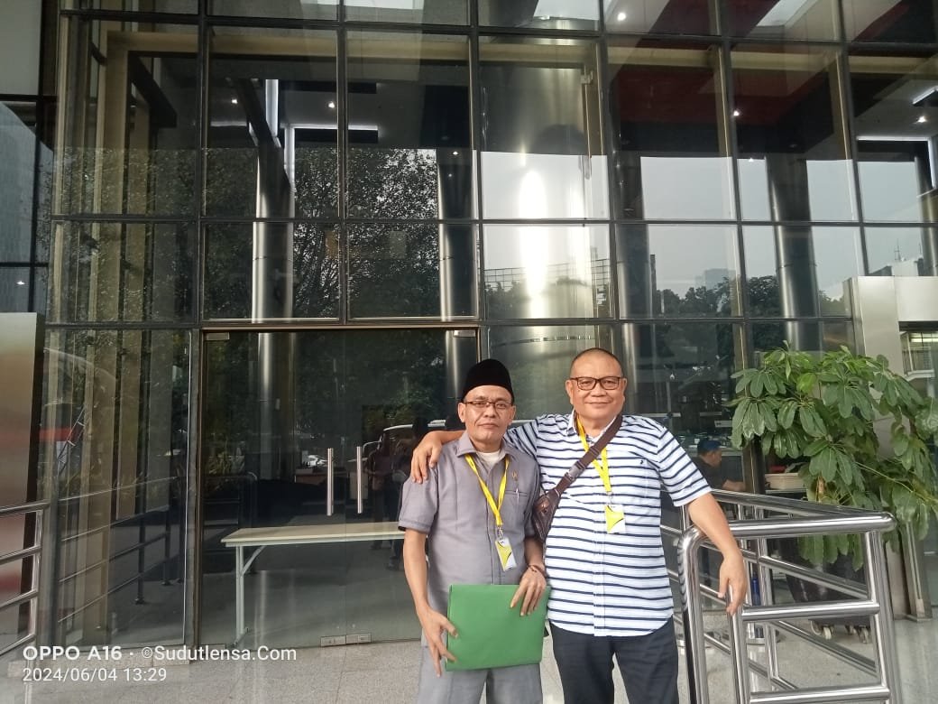 Ade Dasep Anggota Banggar DPRD Kabupaten Sukabumi Penuhi Undangan KPK terkait selisih APBD THN 2023. 1 WhatsApp Image 2024 06 04 at 22.20.26