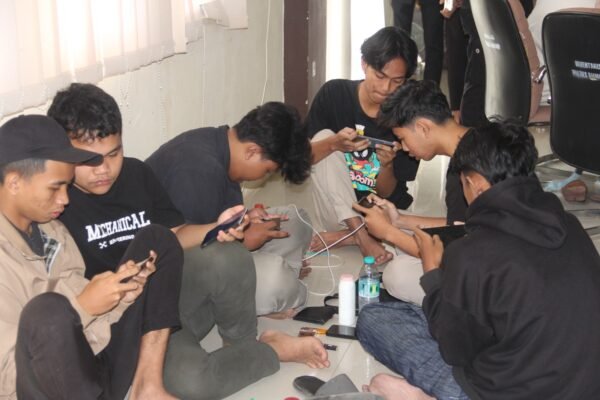 Polres Sumenep Gelar Seleksi Peserta E-Sport Mobile Legend Kapolda Jatim Cup WhatsApp Image 2024 06 21 at 14.13.50