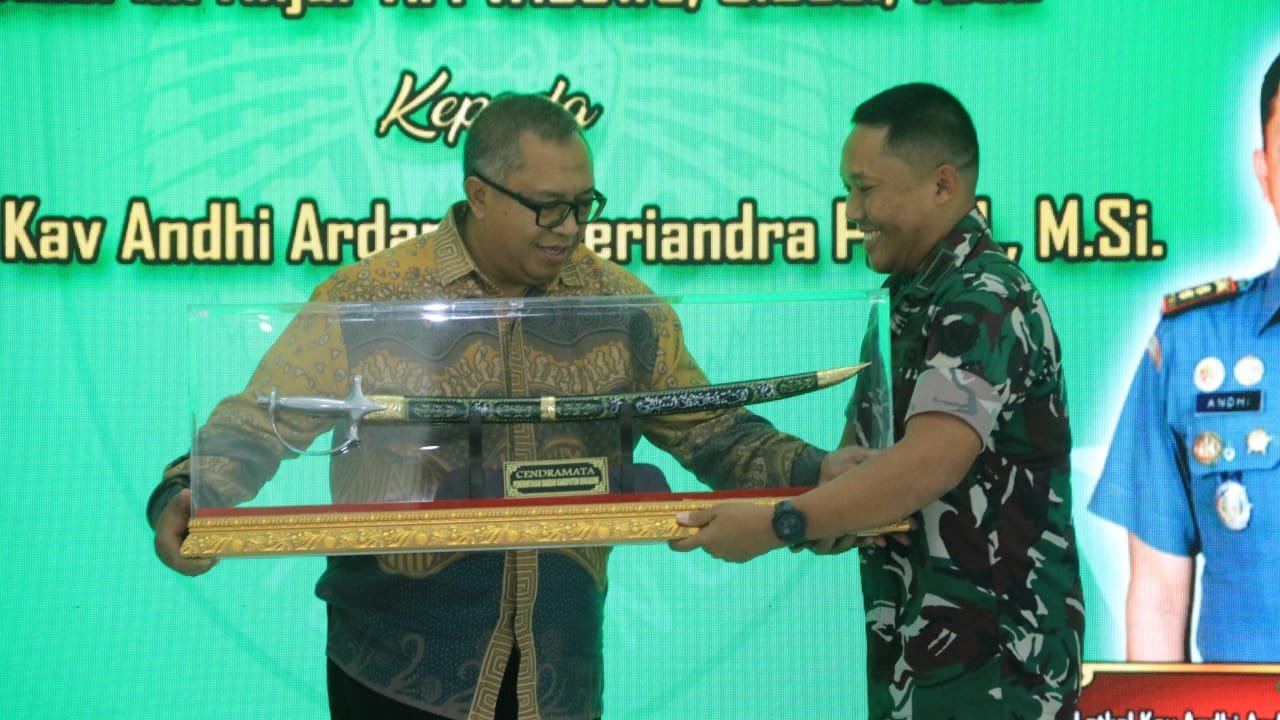 LEPAS SAMBUT DANDIM 0622, BUPATI SUKABUMI TEKANKAN KOLABORASI KUNCI PENTING PEMBANGUNAN DAERAH 1 450616456 866266002201906 1015771097697401552 n