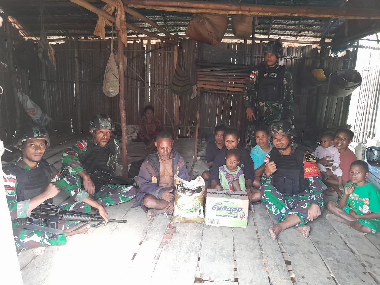 Satgas Yonif 310/KK Terus Galakan Program Keluarga Asuh Di Perbatasan 1 WhatsApp Image 2024 07 13 at 09.49.41