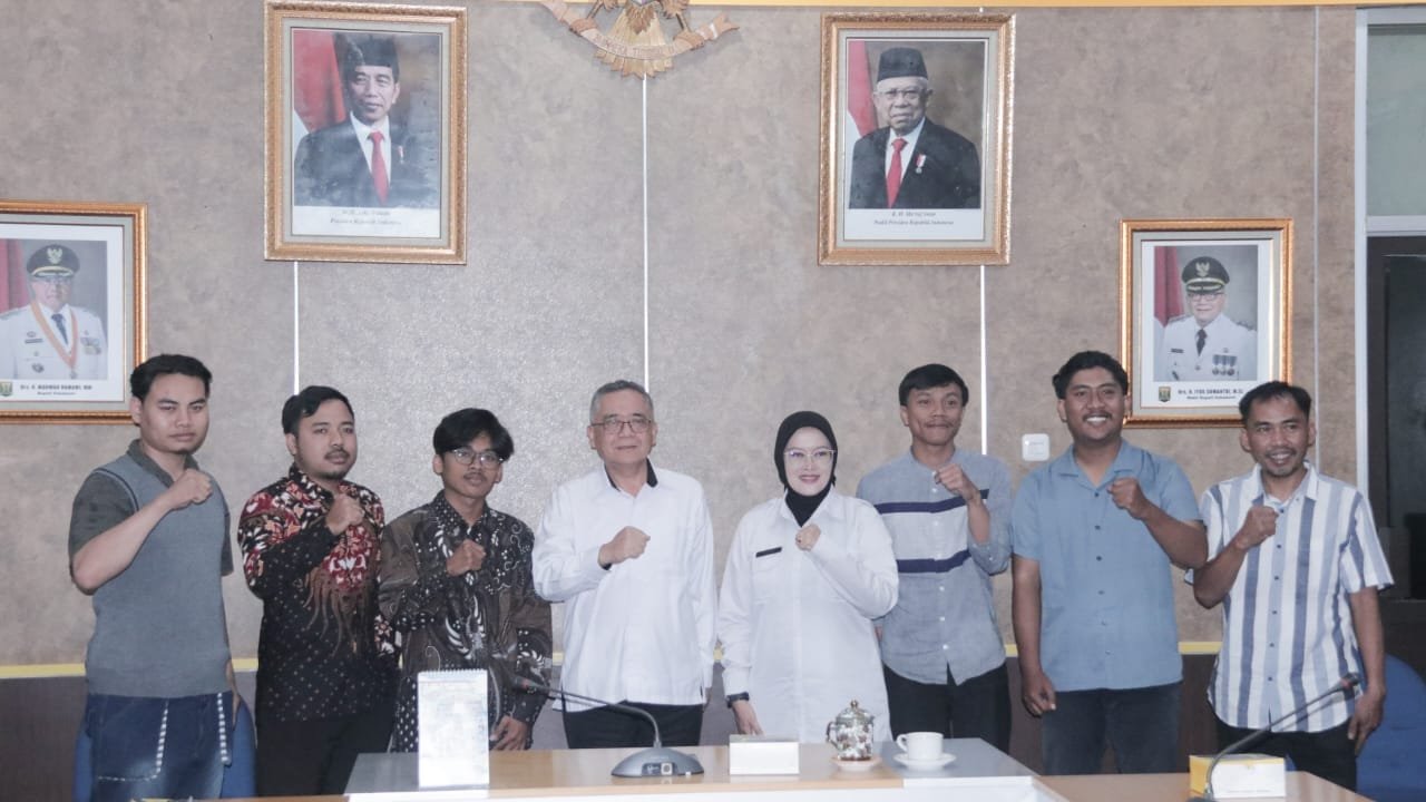 WABUP DENGAN SEMMI SUKABUMI RAYA BAHAS PEMBINAAN KAWASAN SADAR HUKUM DAN SEMMI GO TO SCHOOL 1 453323618 877766457718527 2204041526472998451 n