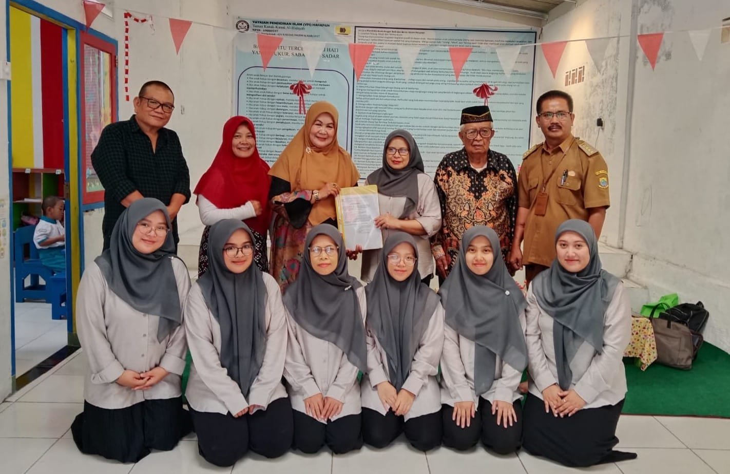 Akreditasi TK Al-Hidayah: Langkah Maju Menuju Peningkatan Kualitas Pendidikan di Cianjur 1 WhatsApp Image 2024 10 22 at 17.37.26 4a2d2975