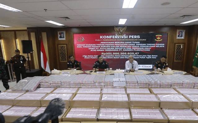 Kejaksaan Agung Sita Uang Rp 301 Miliar dalam Kasus TPPU Duta Palma Group 1 Screenshot 2024 11 12 230352