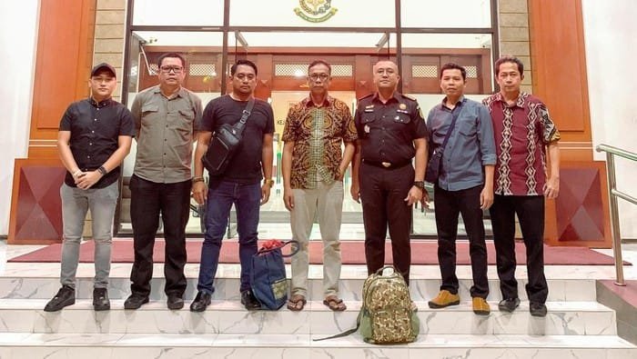 terpidana perkara tindak pidana korupsi pemanfaatan aset pemerintah provinsi ntt yang berstatus daftar pencarian orang dpo her 169