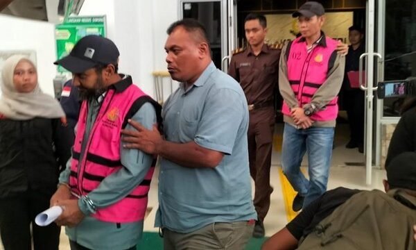 tersangka korupsi pembangunan puskesmas kabare raja ampat 169