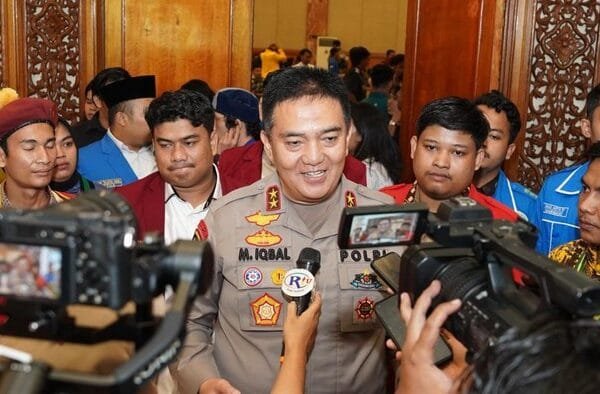 kapolda riau gandeng mahasiswa sukseskan pilkada di riau 1 169