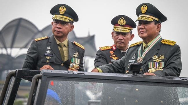 Prabowo: Ciri Negara Gagal Dapat Dilihat dari Kondisi Tentara dan Polisi 1 menhan serahkan 228 alutsista dan motor listrik 2 169
