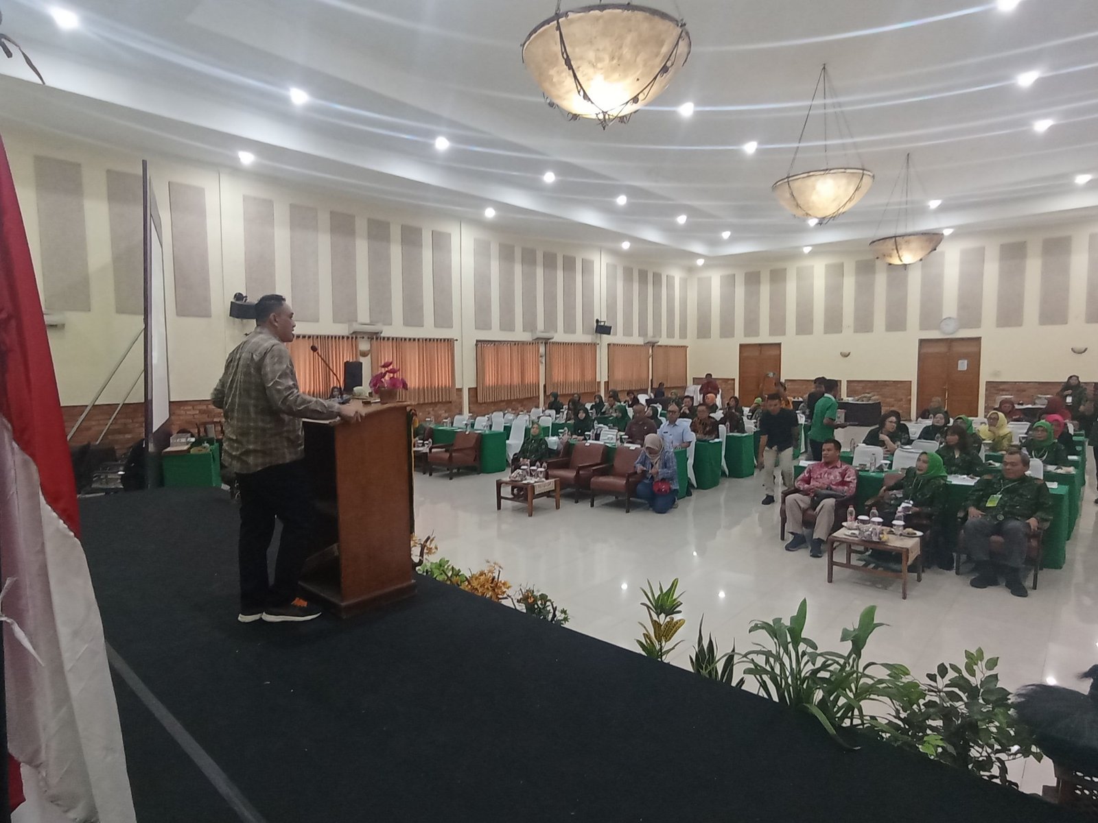 BUKA KONFERDA IPPAT, KEPALA BAPENDA TEKANKAN KOLABORASI HEXAHELIX UNTUK PERCEPATAN PEMBANGUNAN SUKABUMI 1 476305546 1011107151051123 1486386663270385247 n