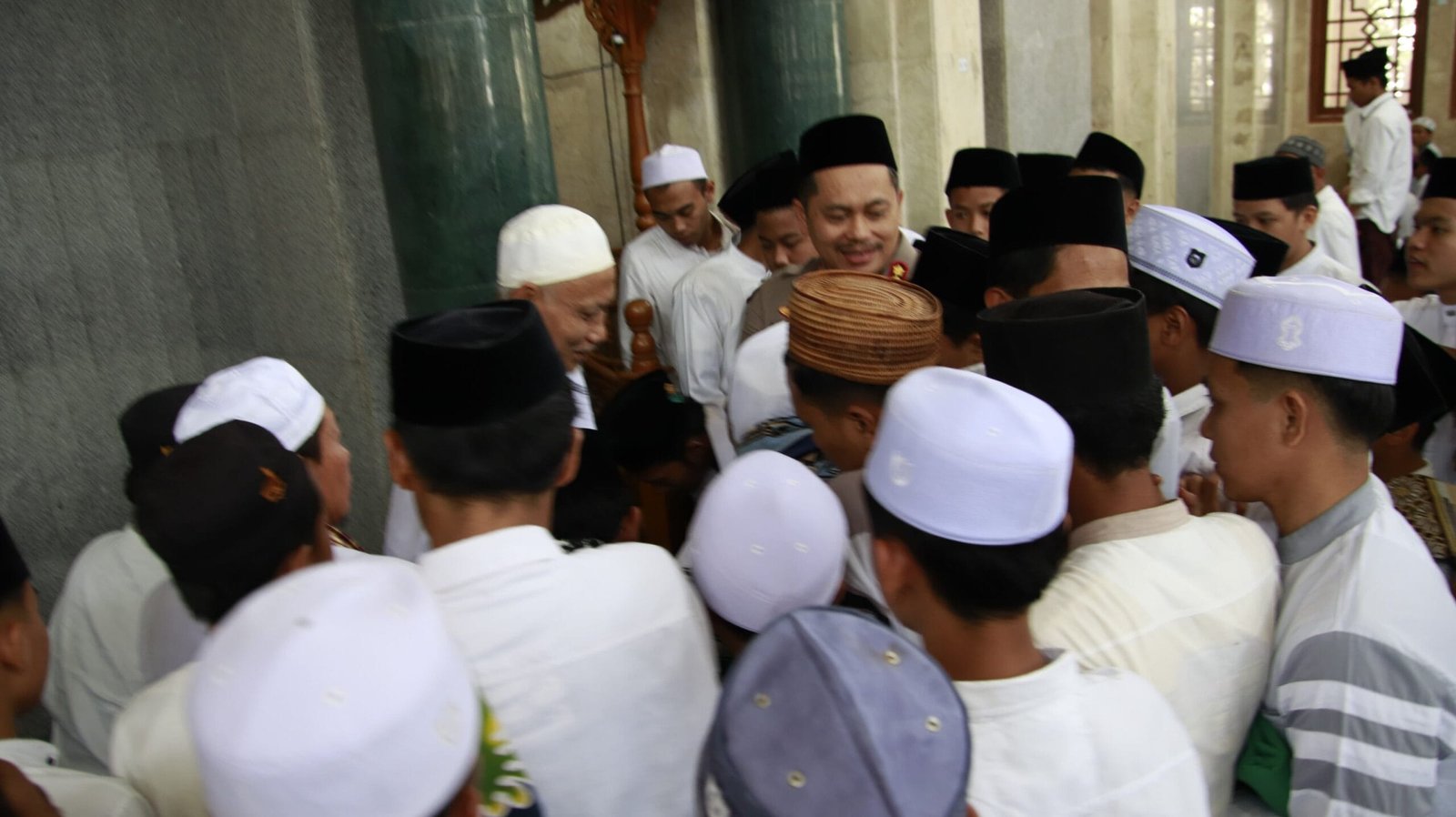 Kapolres Sumenep Jalin Silaturahmi ke Ponpes Annuqoyah Guluk-Guluk 1 WhatsApp Image 2025 02 01 at 14.10.04 scaled