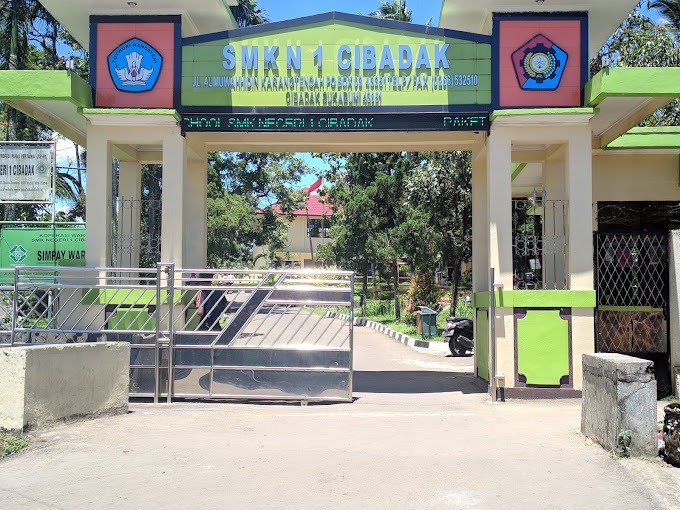 Skandal Dana BOS di SMKN 1 Cibadak: Dugaan Korupsi Mengemuka, APH Harus Bertindak Cepat! 1 b0a3d091 63d7 46e2 9bbe 676d7c02c160