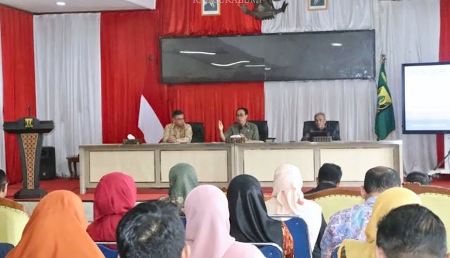 Sekda Kabupaten Sukabumi Pimpin Rapat Efisiensi Anggaran APBD 2025 1 482736228 18290523814221373 7428016203087097542 n