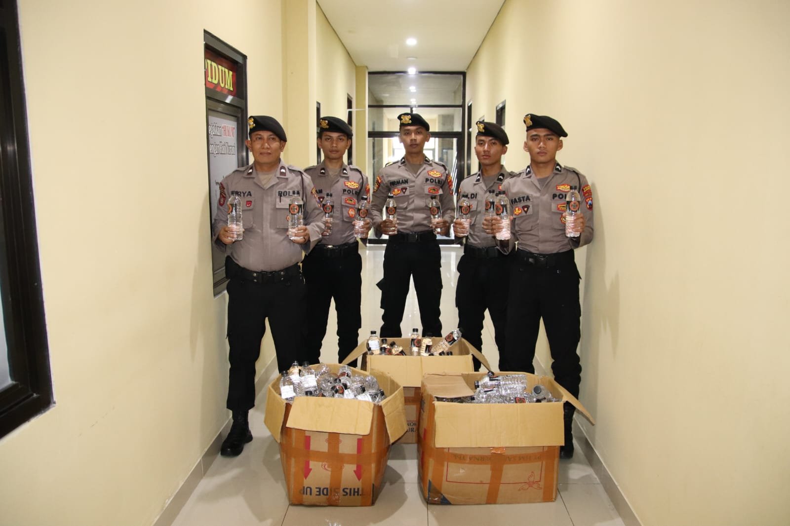 e7ee72b3 8c5b 492a b463 5e9f54068b72