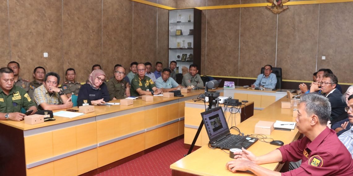 Pencemaran Lingkungan Akibat Aktivitas Tambang Emas PT Golden di Cihaur, Pemda Sukabumi Langsung Tindaklanjuti 1 IMG 20250408 WA0045 1140x570 1