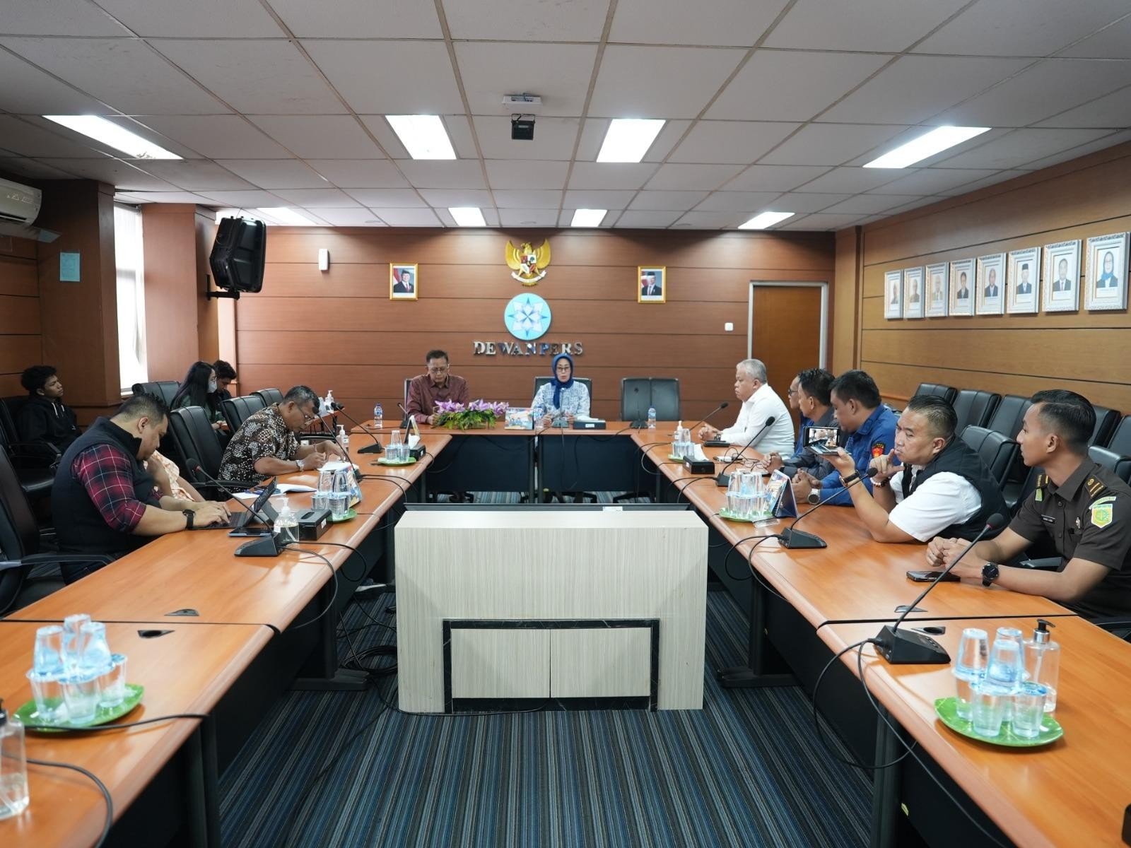 Dewan Pers Minta Pengalihan Penahanan Direktur Pemberitaan JakTV 1 WhatsApp Image 2025 04 25 at 13.35.15 cd05c4e5