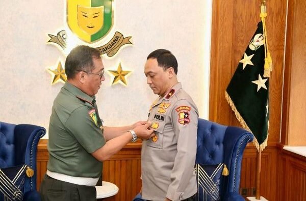 brigjen eko mendapatkan pin kehormatan dari puspomad 1745986454059 169