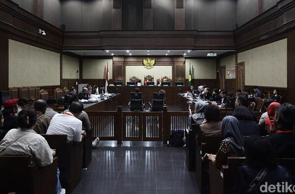 eks komisioner bawaslu agustiani advokat donny jadi saksi di sidang hasto 1745473750353 169