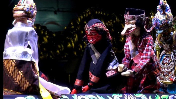 pentas wayang golek di lapang merdeka sukabumi 1745682193731 169