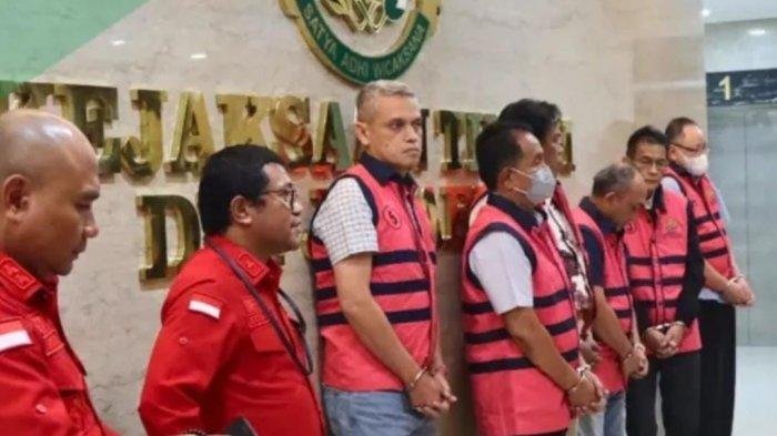 20250512 Para tersangka kasus tindak pidana korupsi