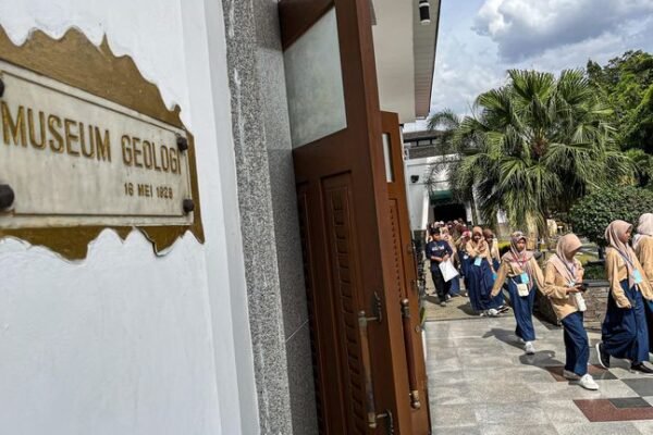 4073041150 e1746170707693