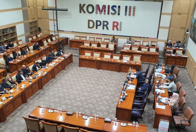 Advokat di DPR Sebut Pemerintah Sering Gunakan Jasa Premanisme, Polri: Kami Siap Berantas! 1 Screenshot 2025 05 08 104536