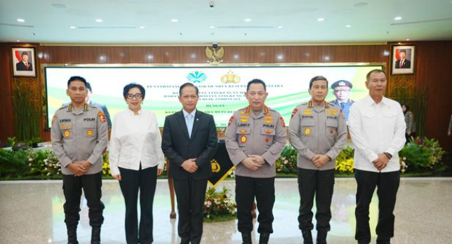 Kapolri dan Menteri Lingkungan Hidup Teken MoU, Tegaskan Komitmen Bersama Cegah Pencemaran dan Kerusakan Lingkungan 1 Screenshot 2025 05 29 111229