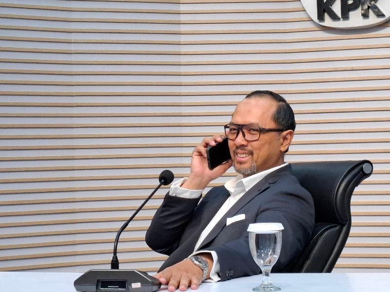 Mangkrak Selama 5 Tahun, KPK Tegaskan Penyidikan Kasus Suap PLTU Cirebon Masih Aktif 1 Tessa KPK Lagi Telpon e157c4a6fc