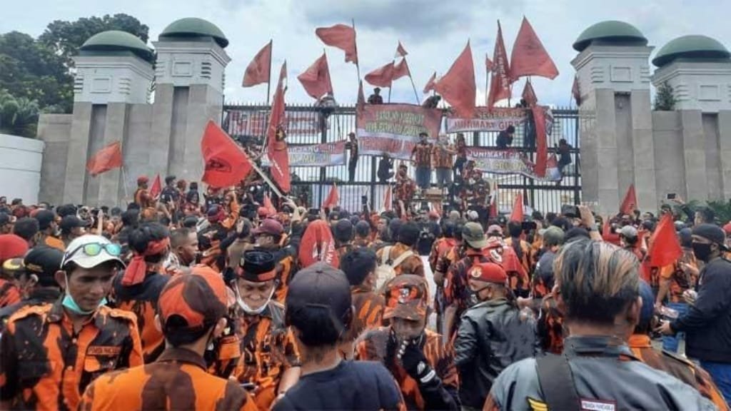 Ketua Pemuda Pancasila Tangsel Jadi Buronan Polisi Terkait Kasus Pengeroyokan dan Penyerobotan Lahan Parkir RSUD 1 WhatsApp Image 2025 05 25 at 13.39.16 1eadaa58