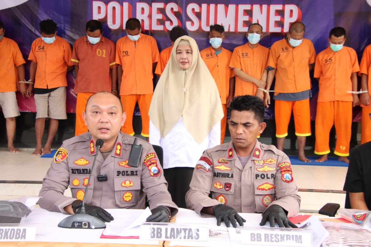 Kasus Dugaan Penipuan Travel Umrah, Kerugian Ditaksir Capai Rp 2,1 Miliar di Bongkar Polres Sumenep. 1 WhatsApp Image 2025 05 29 at 14.28.50 f9571b55