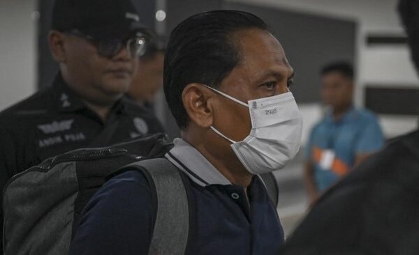 eks ketua pn surabaya rudi suparmono resmi ditahan kejagung 5 169