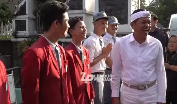 gubernur jawa barat uang saku anak SMA 111538212