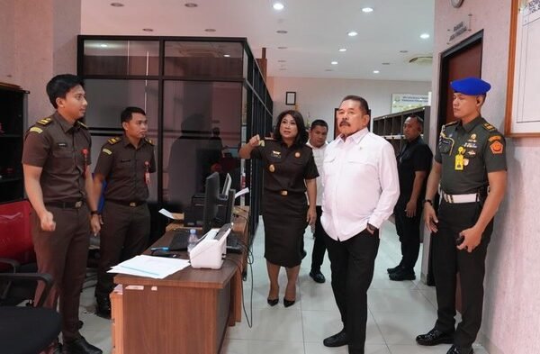 jaksa agung st burhanuddin sidak ke sejumlah kejari di jabodetabek 1748260070679 169