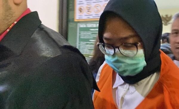 sidang perdana terdakwa kasus bullying ppds undip yang berujung kematian dr aulia zara yupita azra di pengadilan negeri kota s 1748257056223 169