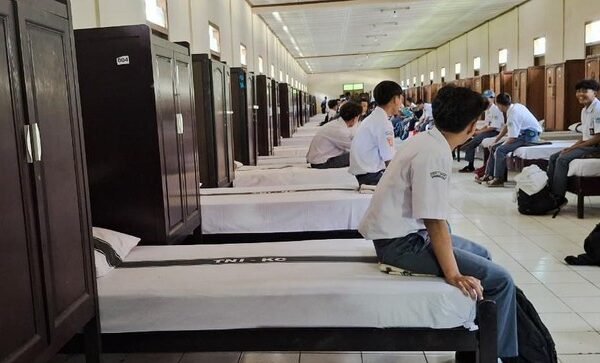 siswa sma peserta pendidikan karakter di barak dodik bela negara rindam iiisiliwangi 1746430532969 169