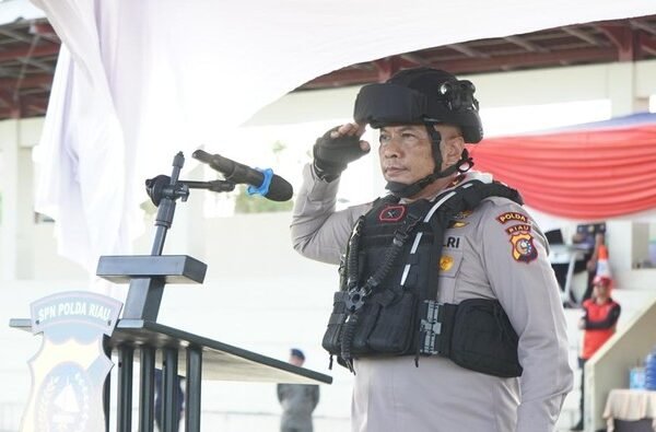 wakapolda riau brigjen jossy kusumo menutup pelatihan tim raga 1748089531148 169