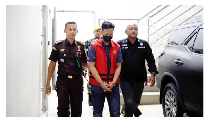 Kejati Jabar Tahan 3 Tersangka Kasus Korupsi Kredit BPR Karya Remaja Indramayu Senilai Rp 139 Miliar 1 Screenshot 20250629 181326 MiChat