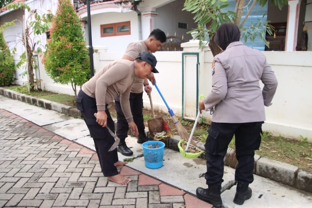 Sambut Hari Bhayangkara ke-79, Polres Sumenep Gelar Bakti Religi di Masjid Baitur Arham 2 WhatsApp Image 2025 06 17 at 16.37.17 74b5184a