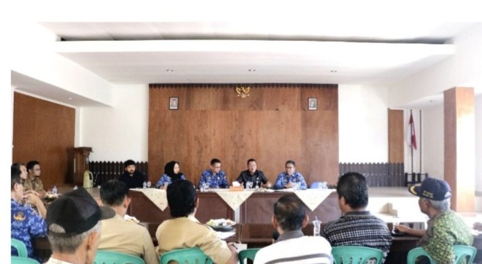 Wabup Belitung Syamsir Pastikan Pembuatan Drainase di SMPN 6 Tanjungpandan Masuk Anggaran Perubahan 1 WhatsApp Image 2025 06 19 at 14.12.43 5ec4319f