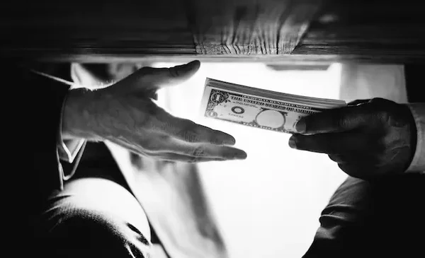 ilustrasi korupsi suap 1747554680