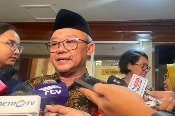 Mendikdasmen Abdul Mu’ti Tegaskan Kasus Chromebook Bukan Wewenangnya: “Silakan Tanya Jaksa Agung” IMG 3020 a9e9369ba9
