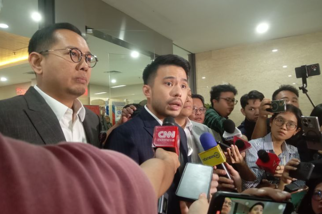 Pengacara Presiden Jokowi Hadiri Gelar Perkara Khusus Dugaan Ijazah Palsu di Bareskrim Polri 1 Screenshot 2025 07 09 174003