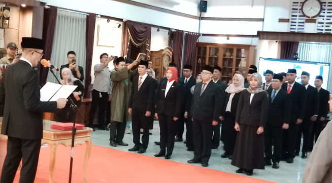 Wali Kota Sukabumi Lantik 21 Pejabat Eselon II dan Fungsional: Ayep Zaki Tegaskan Pentingnya Kepemimpinan Cepat dan Amanah 1 Screenshot 2025 07 09 175152