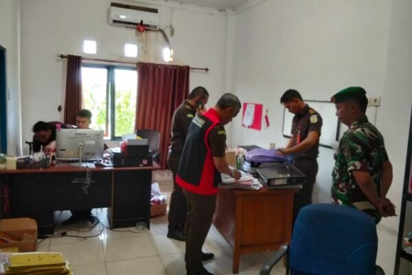 Kejari Pulpis Bongkar Dugaan Korupsi di BPBD: Kantor Disulap Jadi Tempat Produksi Stempel Fiktif WhatsApp Image 2025 06 30 at 10.39.31 aa6f581c 1536x1152 1