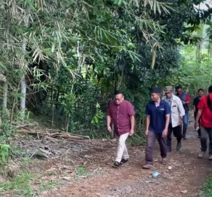 Anggota DPRD Jabar Tinjau Program Padat Karya di Sukabumi, Dorong Kesejahteraan Lewat Gotong Royong 1 WhatsApp Image 2025 07 03 at 11.49.13 e71b1737