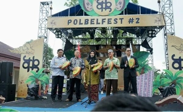 PolBelFest 2 2025. Panggung Kreativitas Mahasiswa dan Pemberdayaan UMKM Lokal WhatsApp Image 2025 07 12 at 19.46.29 5060f36b
