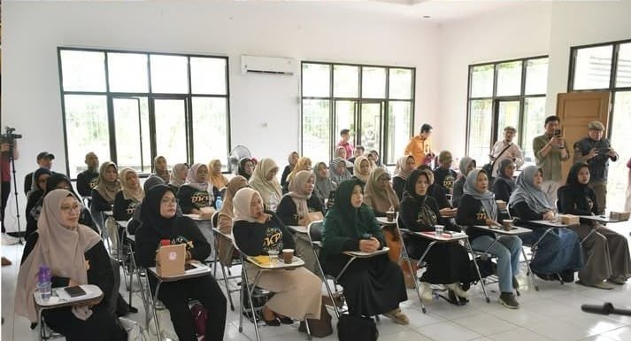 Walikota Sukabumi Dorong Pelatihan Pengolahan Susu Kefir dan Permen Susu untuk Pengembangan Usaha Peternakan Berkelanjutan 3 WhatsApp Image 2025 07 15 at 17.00.37 b8c4bf9e