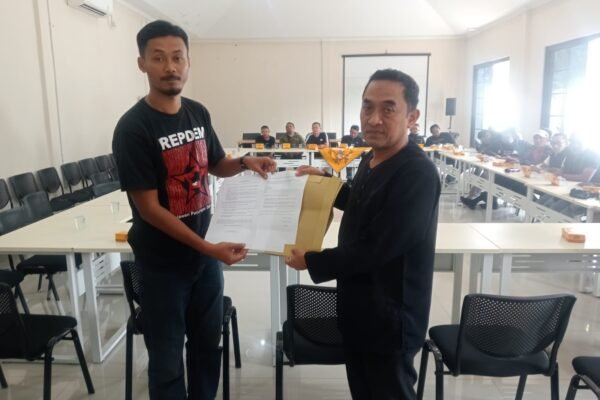 Repdem Kota Sukabumi Desak KCD Pendidikan Wilayah V Bertanggung Jawab atas Carut-Marutnya SPMB 2025 WhatsApp Image 2025 07 17 at 15.24.53 b80b45ad