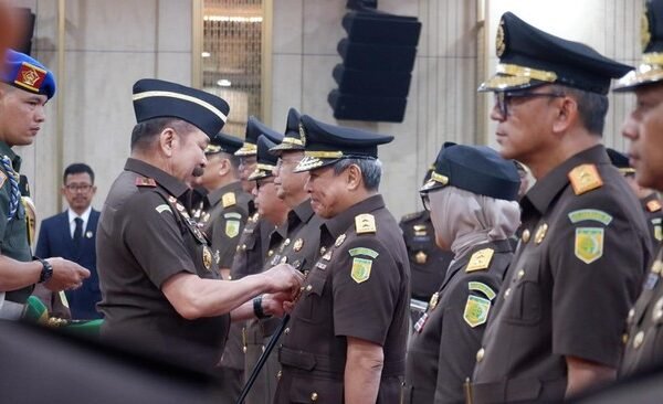 jaksa agung lantik 11 kajati 1752714206332 169