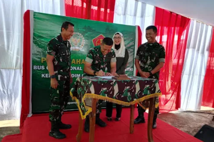 Kodim 0622/Kabupaten Sukabumi Terima Bantuan Bus Operasional dari Panglima TNI: Wujud Sinergi TNI dan Legislatif untuk Kesejahteraan Prajurit 2 Screenshot 2025 08 05 214220
